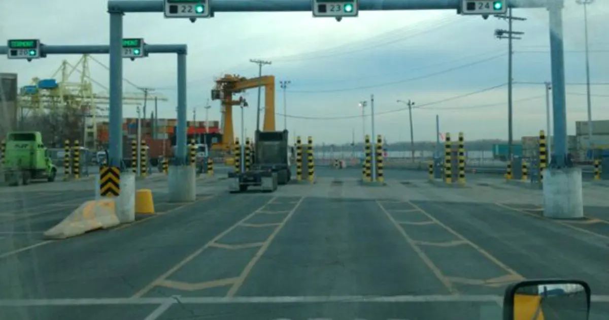 ¡El Puerto de Montreal promueve los camiones ecologicos!